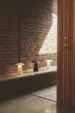 Nordlux Mobile Tischlampe Ara To Go 2 Schwarz IP54 240lm Mit Akku -Beleuchtung m ara 2318245003 2